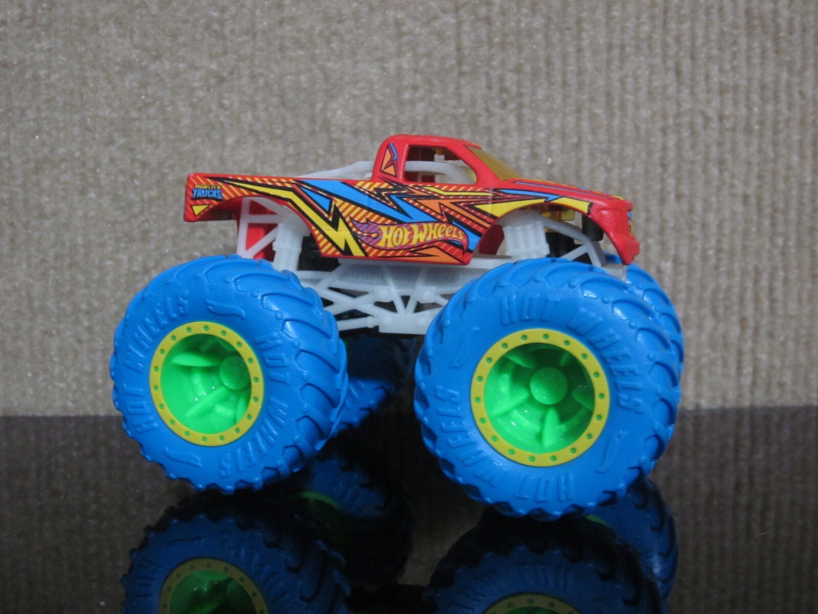 Picture 4 of 9