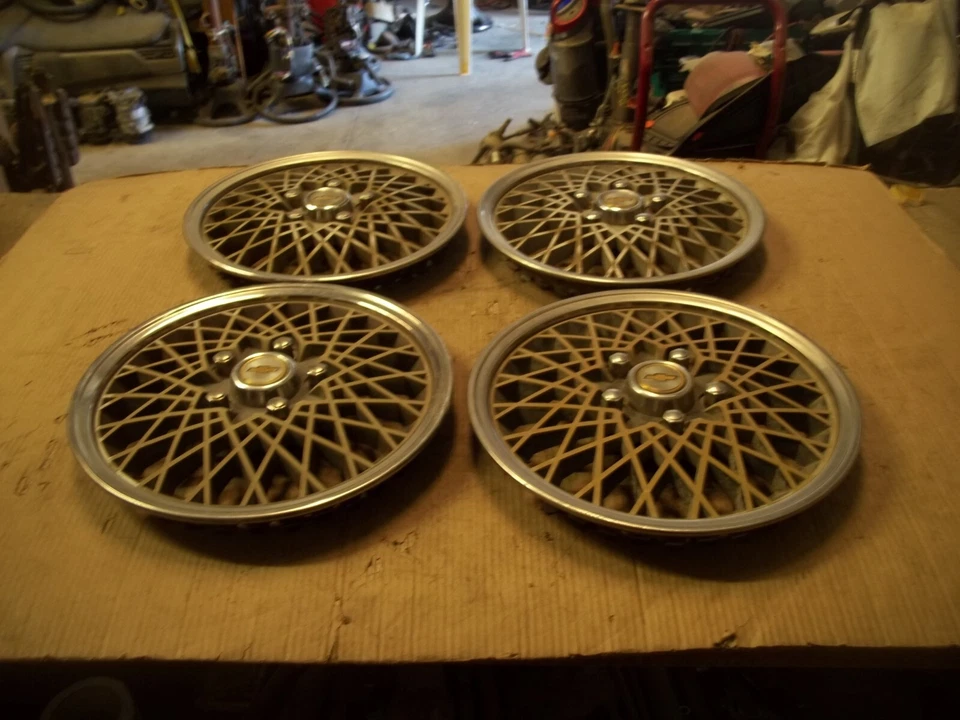 82 83 84 Chevrolet Celebrity Tapacubos Llanta Cubierta Tapacubos 13" OEM USADO 3147 4 Foto 2 de 4