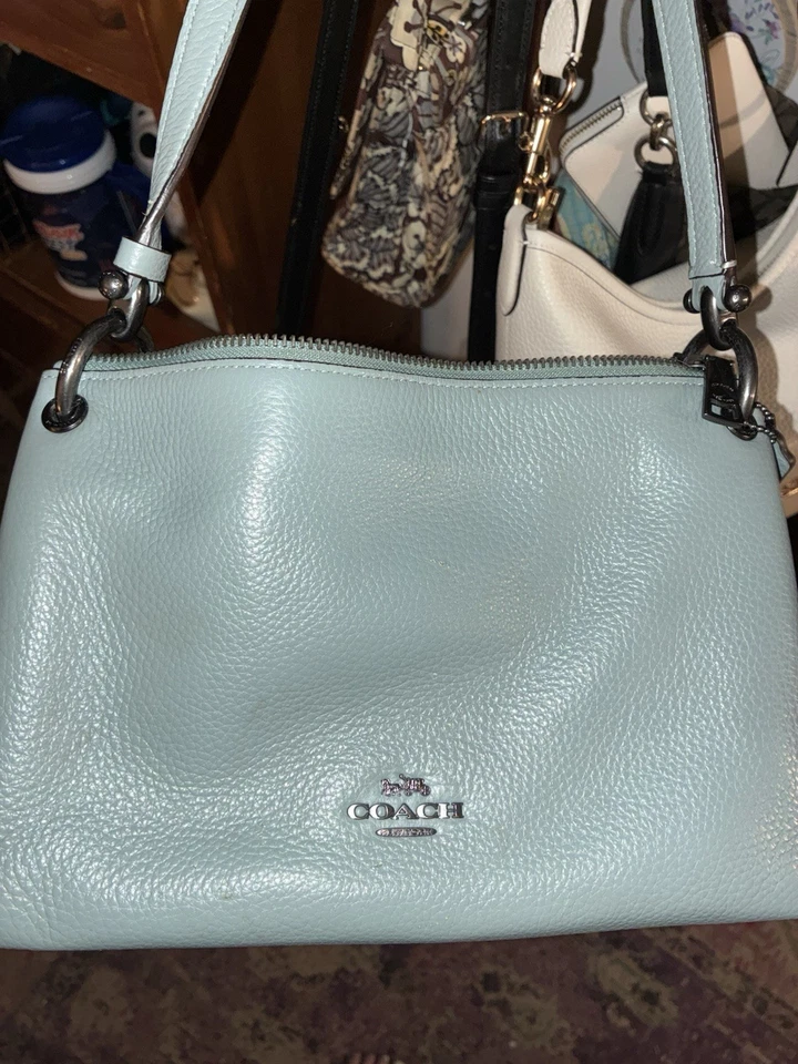 Bolso de hombro Coach Edie 28 F76645 | Cuero granulado pulido en azul pálido | Foto 2 de 4