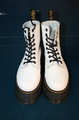 Vintage Dr. Martens weiße Airwair Plateausohle 8 Ösen Loch Stiefel Gr. 5 Goth Punk Doc's