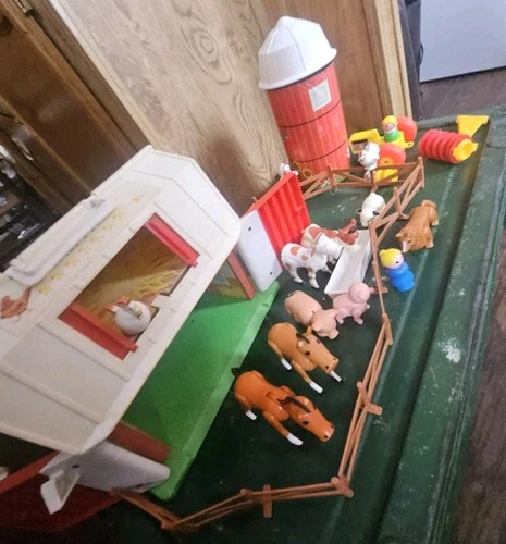 Vintage Fisher-Price Little People Play Family Farm Red Barn Silo Set Animals