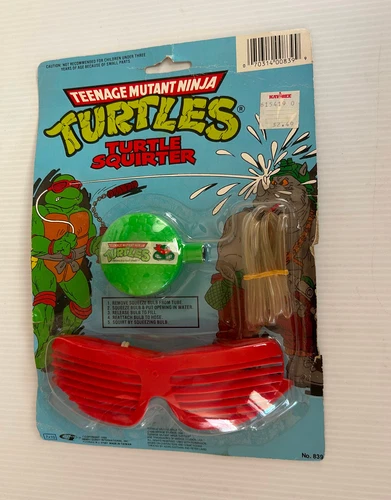 TEENAGE MUTANT NINJA TURTLES Turtle Squirter (1988 Gordy) -- Vintage (DMG Card)