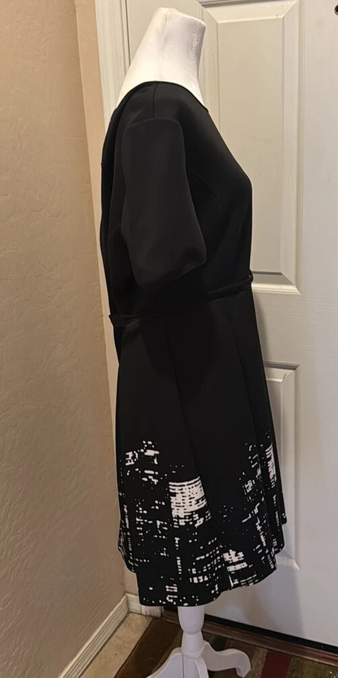 Elie Tahari Cityscape Dress Stretch 20” P2P 38” Length Size 16 EUC Orig $89 - Image 3 of 4