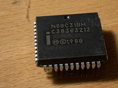  N80C31BH - INTEL IC, 44 pins PLCC  8-Bit microcontroller, 4KB ROM, 16 Bit Timer