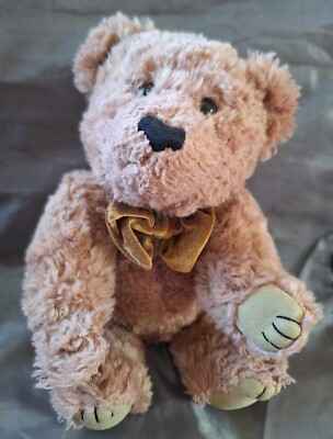 Vintage. Seltene dunkle puderrosa Farbe. Entzückender Teddybär Stofftier. Samtfliege.