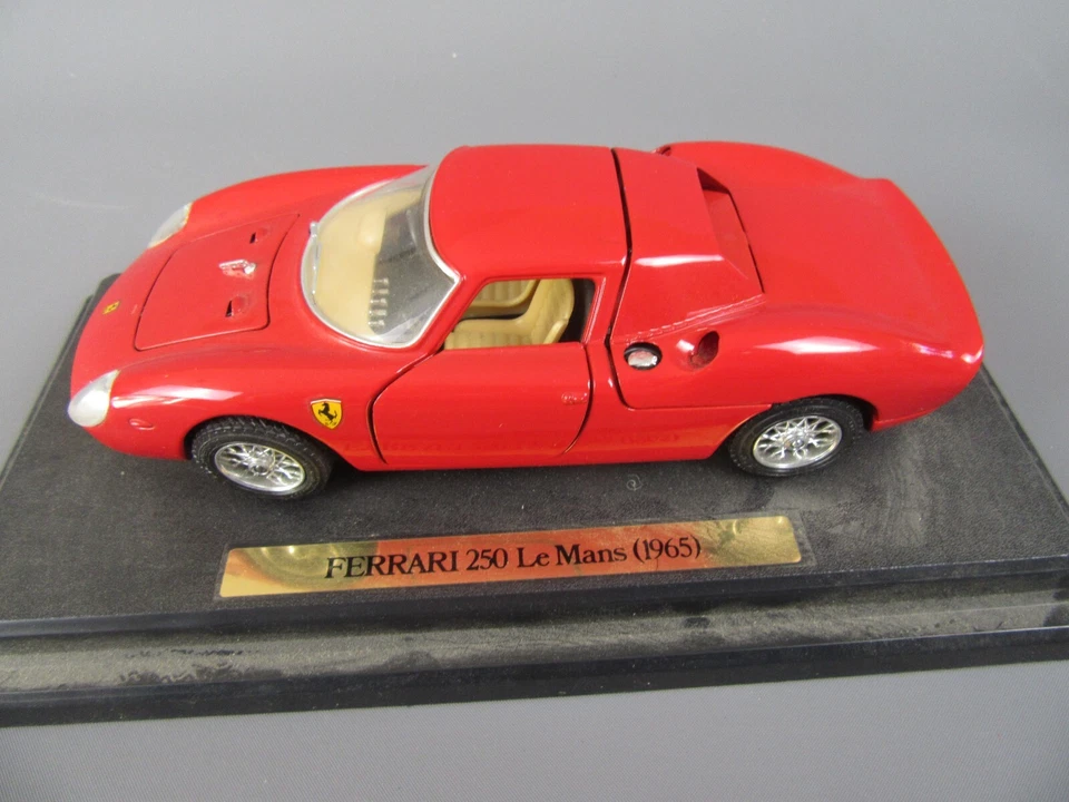 B863 Burago 0506 Italie Ferrari 250 LM Le Mans 1965 Rouge 1:24 + Socle - Photo 3/4