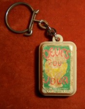 Porte-clés Boite de 6 œufs du jour YAN  GENEEGDEN ?? Bretagne ? œuf à la coque