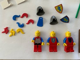 VTG LEGO lot Castle Lion Knights, Knight&rsquo;s Oarsmen Pieces 6017, Shields, Weapons