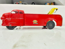 2484  Vintage 1930'S Wyandotte Pressed Steel Toy Towing Wrecker - 13" - Clean 