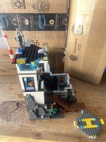 LEGO City 60130 100% Complete Retired 12 / 2017