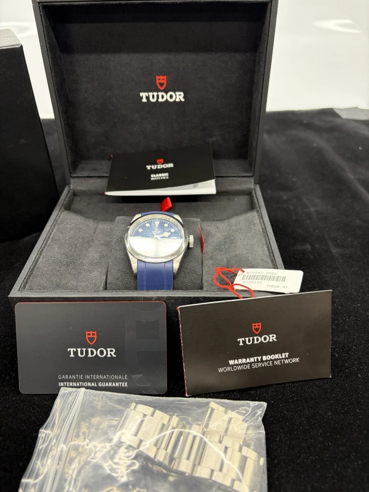 TUDOR Black Bay M79540-0004 Complete Set W/Everest Blue Strap - Image 2 of 4