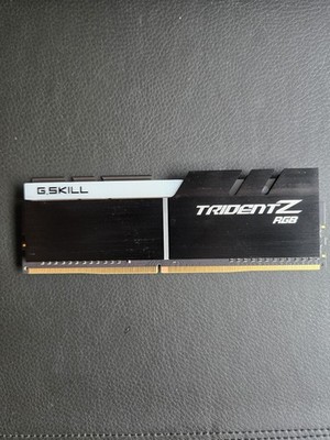 Single G. SKILL Trident Z RGB 8GB DIMM 3200 MHz CAS 14
