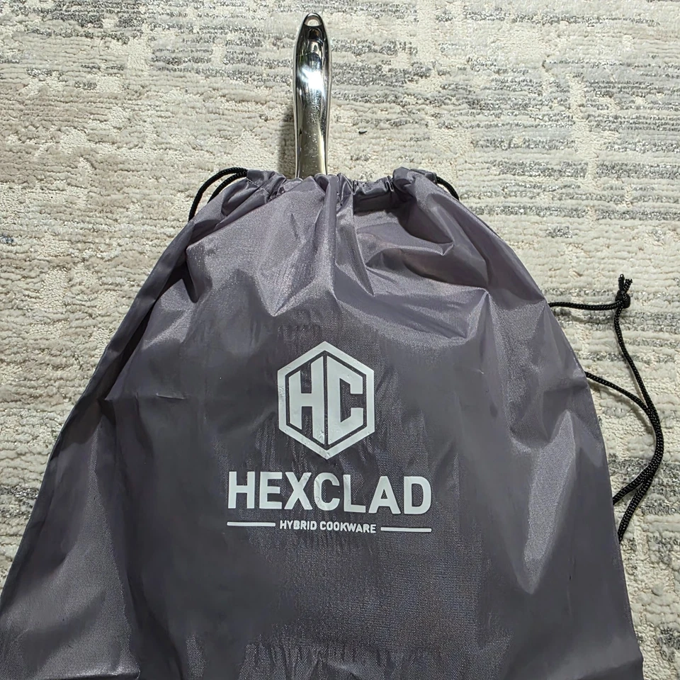 Sartén híbrida Hexclad de 10 pulgadas con tapa Foto 2 de 4