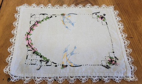 Bufanda de mesa vintage hecha a mano Bluebirds flores 12 1/2" X 10" Cottage Chic - Imagen 4 de 4