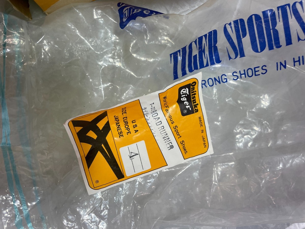 Vintage 70's ASICS Onitsuka Tiger Men's T-22 Road Runner Size 4