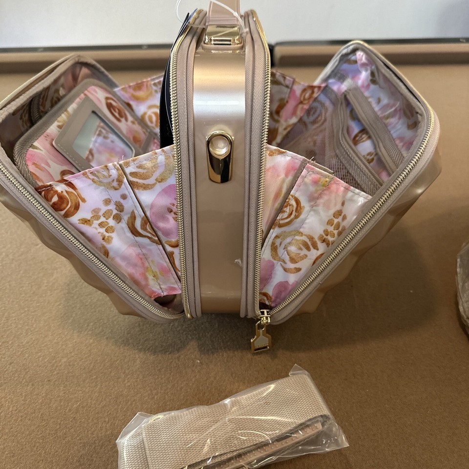 TRIFORCE Elite Performance Travelware Carry On Travel Beauty Makeup