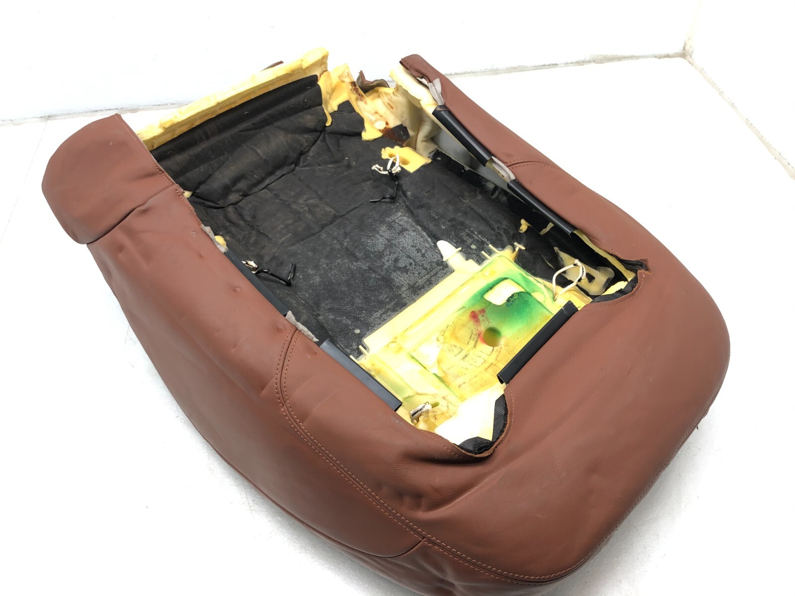 2014-2019 MASERATI GHIBLI LEFT DRIVER FRONT SEAT UPPER CUSHION OEM.
