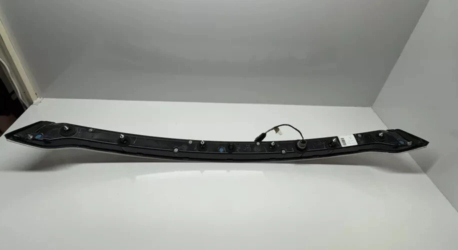 Lincoln MKZ 2013 luz trasera central del maletero trasero Foto 2 de 4