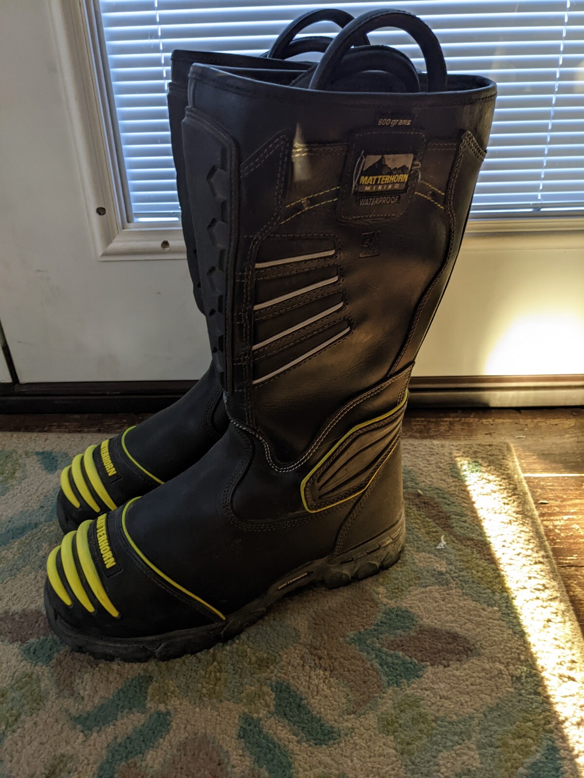 Matterhorn Mens size 9 MT704 Waterproof 