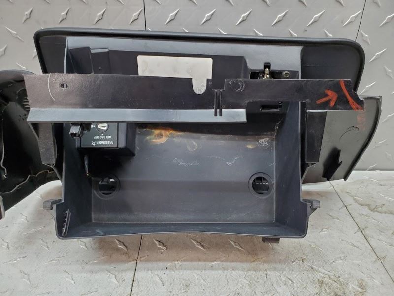 20002004 C5 CORVETTE GLOVE BOX BLACK OEM *MINOR TAB DAMAGE* eBay