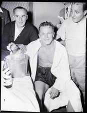 Tony Zale Puts Hand In Ice Bucket 1946 OLD BOXING PHOTO