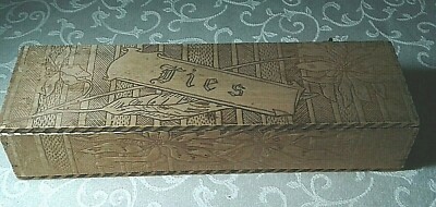 VINTAGE PYROGRAPH WOODEN HINGED TIE (OR RIBBON) BOX