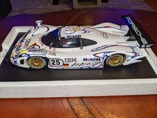 Spark #18S121 1:18 Porsche 911 GT1 1998