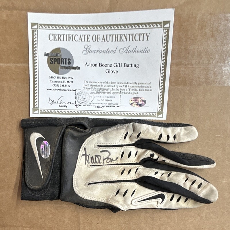 Aaron Boone Baseball Game-Used Batting Glove Autographed Signed COA