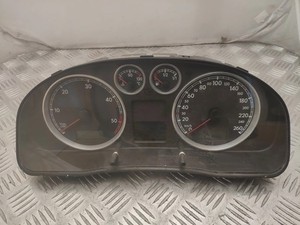 VW PASSAT B5 3B3 Kombiinstrument 110080198 3B0920829A 1.90 Diesel 96kw 13662333