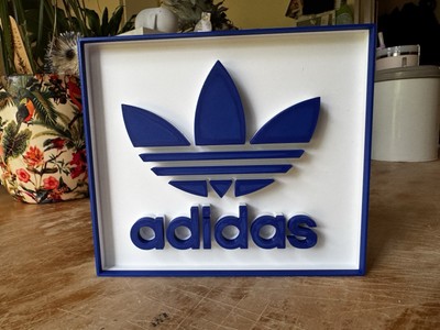 3D-gedrucktes Adidas Classic Logo Schild - Wandbild Dekor - Br3ttin3D exklusiv.