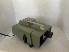 Realist 400 Slide Projector Model 3111   Powers On, Lamp Works, Fan Not Working
