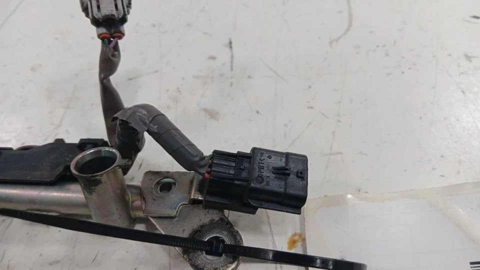 Barra de montagem para injetor de trilho de combustível Infiniti G37 2011 2012 2013 - Imagem 3 de 4