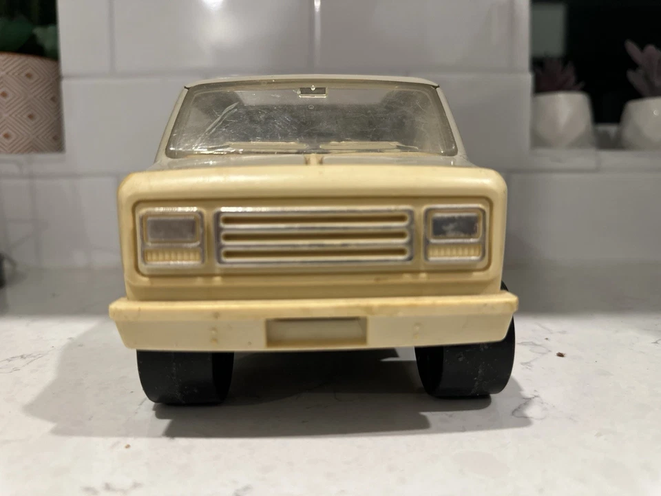 Vintage  Ertl JOHN DEERE skid Steer & TONKA South Western Bell Van - Image 4 of 4