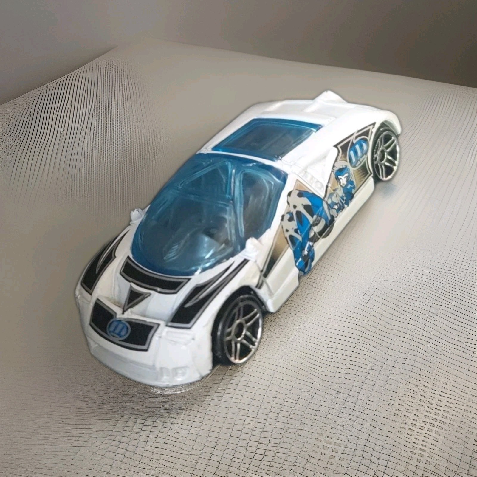 Ford GT-90 Hot Wheels 2001 Anime Series #62 White PR5 Rims 1:64 Loose