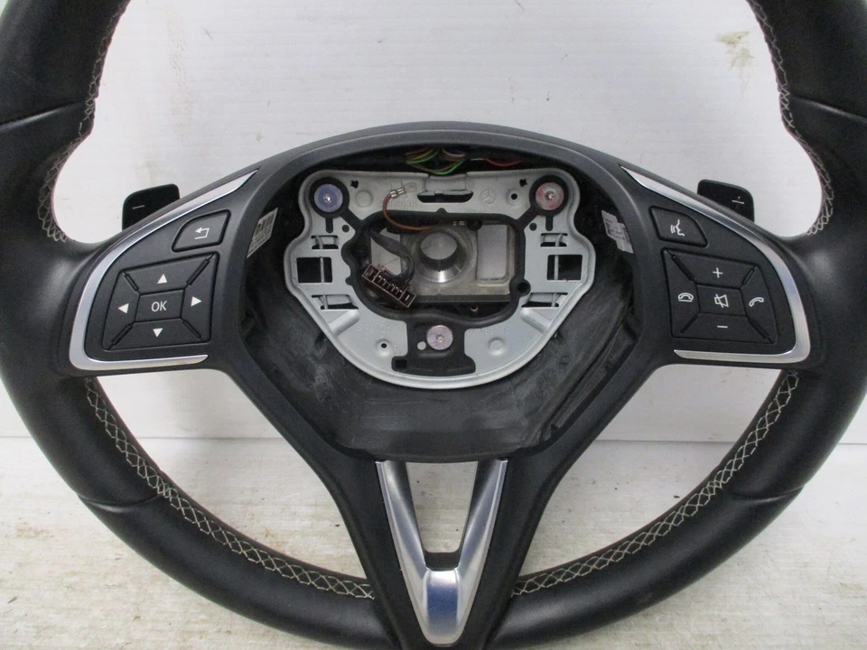 Volante Infiniti QX30 2018 com áudio e controle de cruzeiro fabricante de equipamento original - Imagem 2 de 4