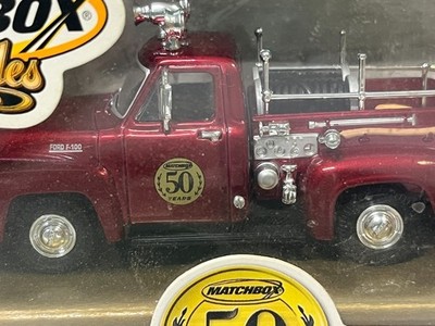 1/43 MATCHBOX 50TH ANNIVERSARY 1953 FORD F-100 PICKUP FIRE TRUCK