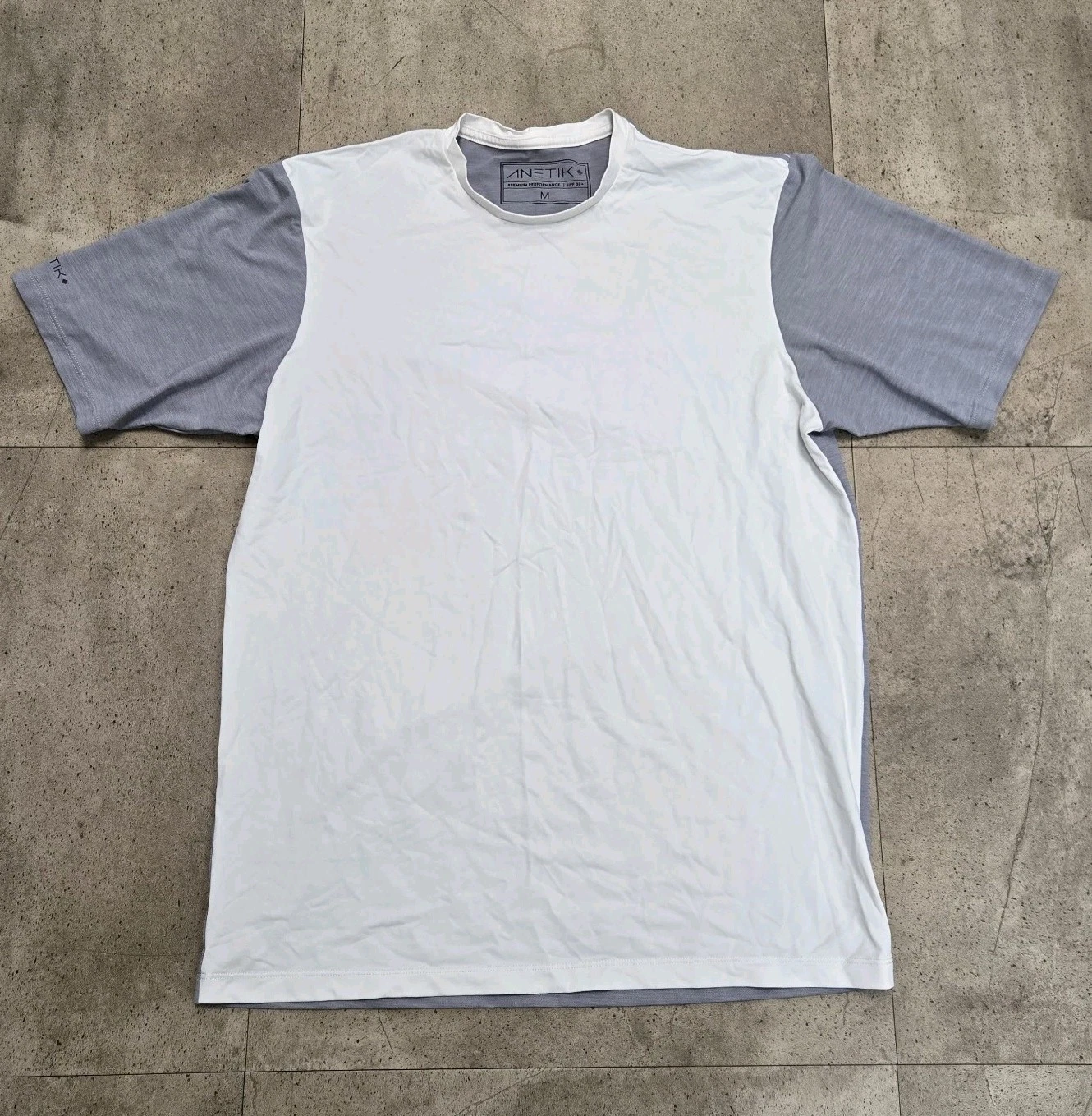 Anetik Premium Performance Shirt Mens Sz Medium UPF30+ White Gray Vint Tech Sun