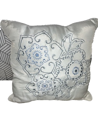 NEW Martha Stewart 17” Valentine Heart Wreath – Wood Curl Red and