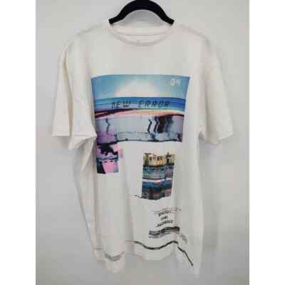 Pull&Bear Men's new Error graphic tee in size EU small White