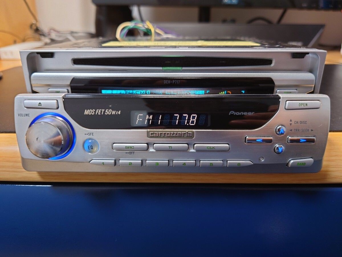 Pioneer Carrozzeria DEH-P717 ヘッドユニット Pioneer CARROZZERIA Deh-p717 Dual Face CD Main Unit Car