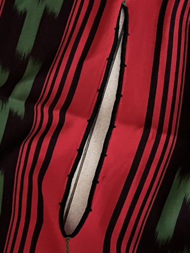 Vintage Mens Poncho Red Black & Green Tassels 51x67 Inches Wool Blend - Picture 6 of 10