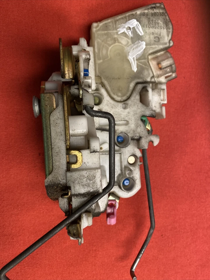 2003 英菲尼迪 QX4 门锁闩锁致动器左前驱动器侧原始设备制造商 FLH — 第 3/4 张图片