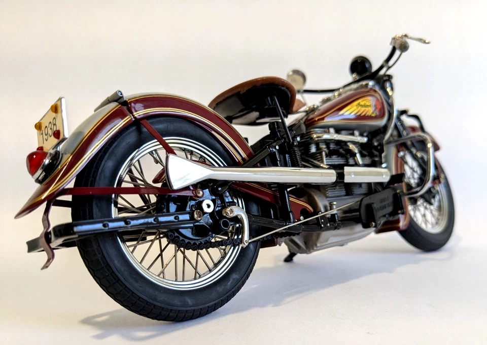 1/10 Danbury Mint 1938 Indian Four Motorcycle - Image 4 of 4