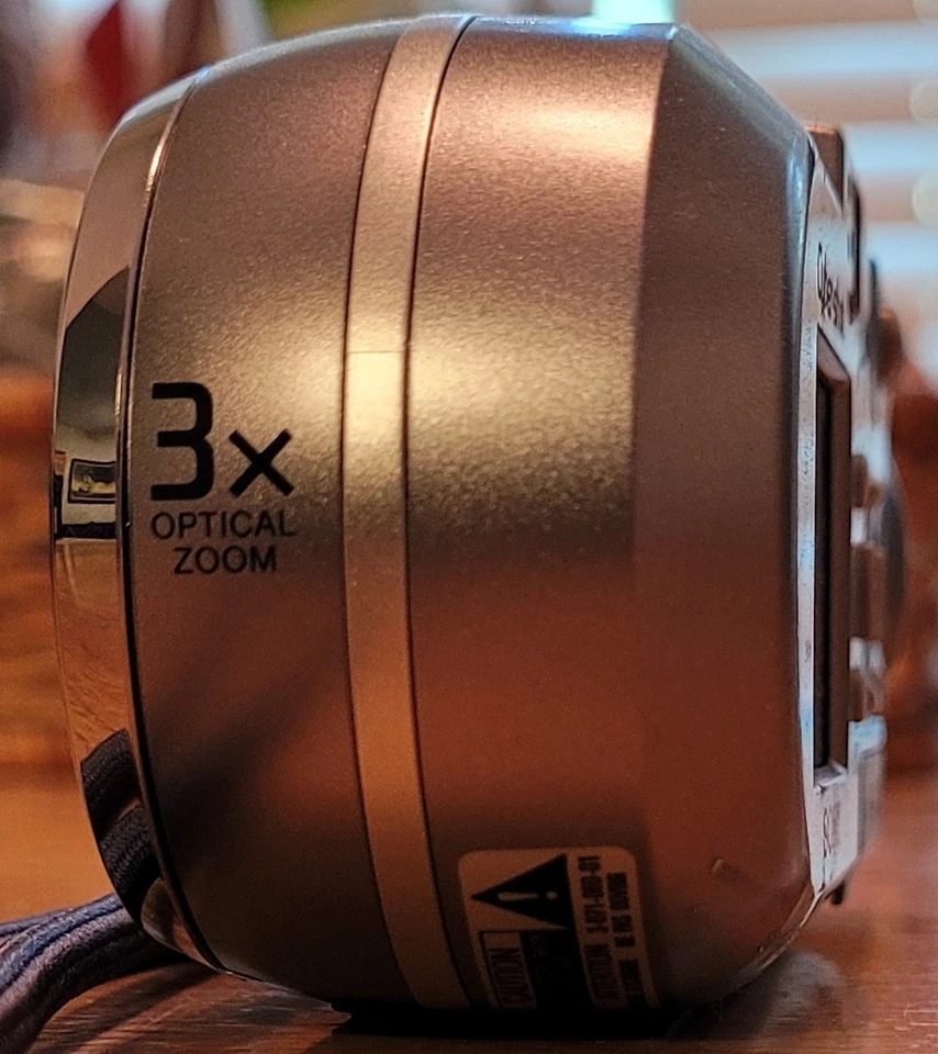 Sony Cyber-shot DSC-P93A 5.1MP Compact Digital Camera – Silver - Pre-Owned - Image 3 of 4