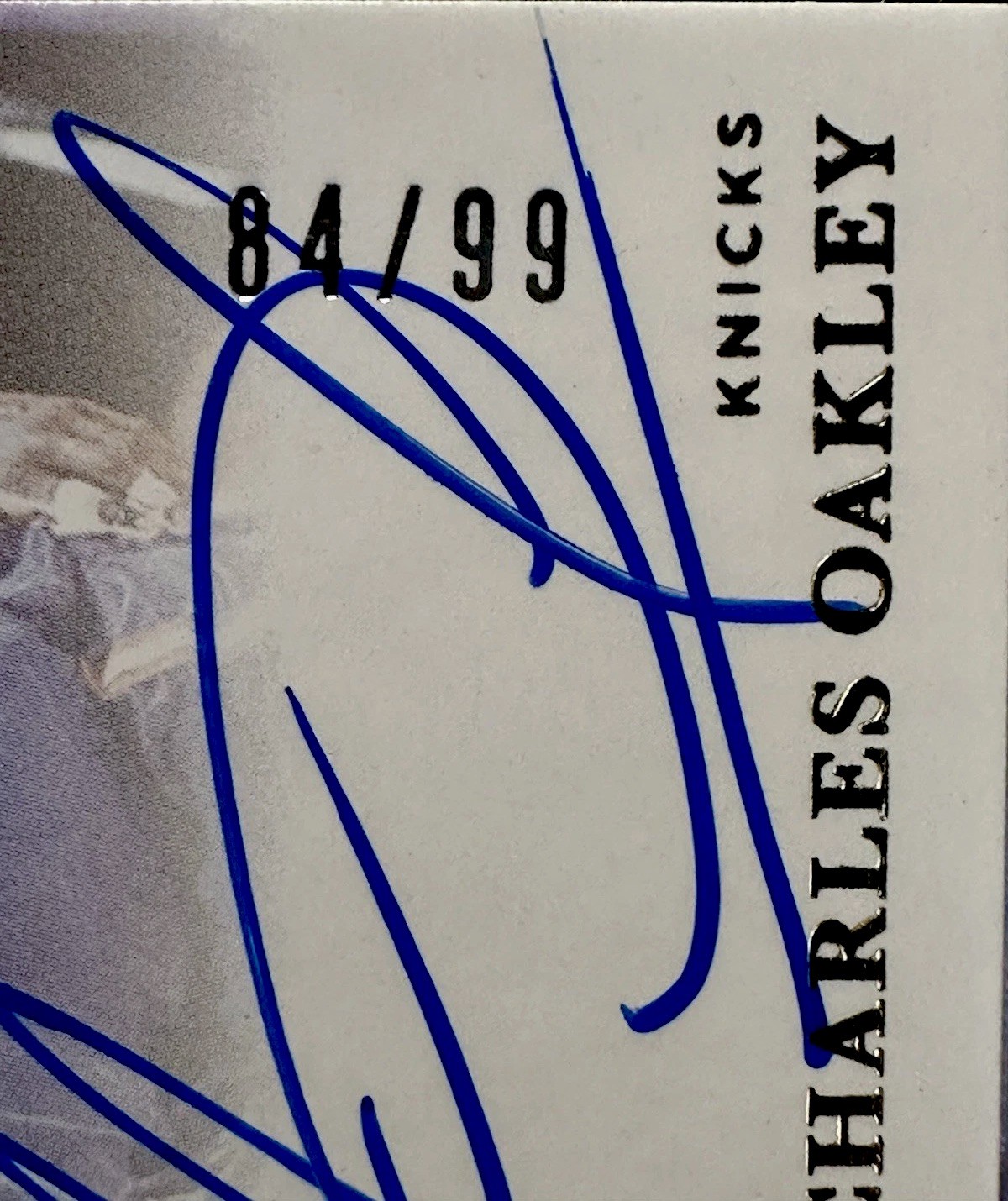 Charles Oakley 2024-25 Panini Immaculate Collection Virtuoso Auto #VA-CHO /99 view 3