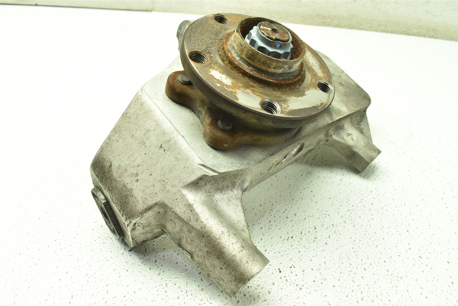 McLaren 570s Front Right Spindle Knuckle Hub 