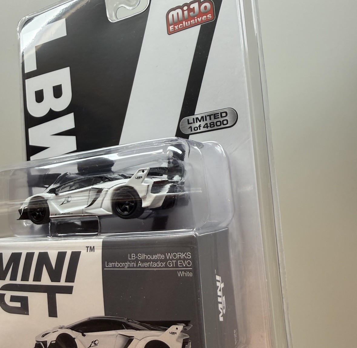 1:64 Mini GT #467 LB-Silhouette WORKS Lamborghini Aventador GT EVO