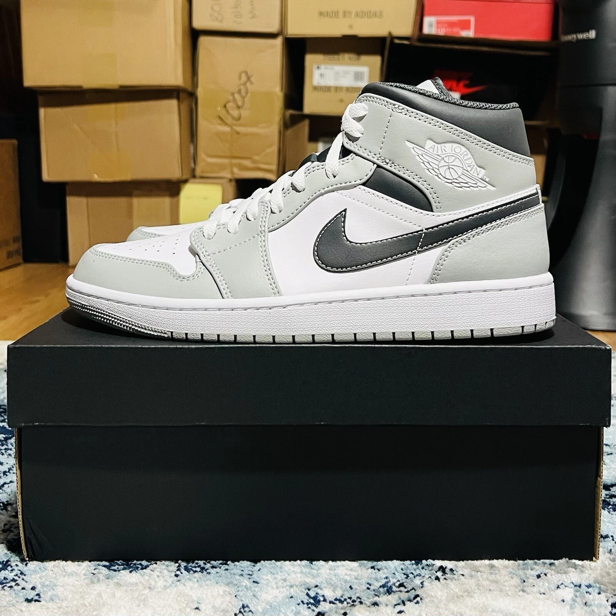 Air Jordan 1 Mid 'Light Smoke Grey' 554724-078