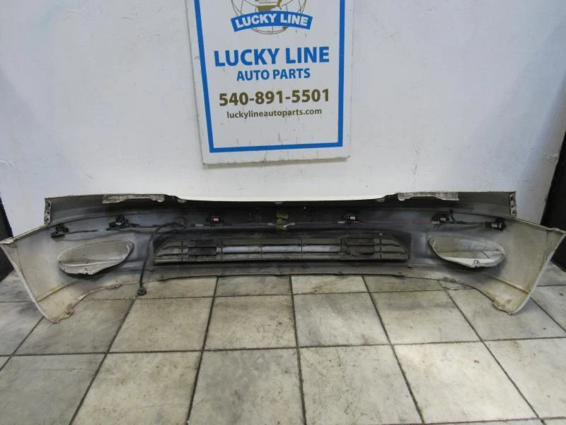 01 02 03 04 Parachoques delantero LEXUS LS430 Foto 2 de 4