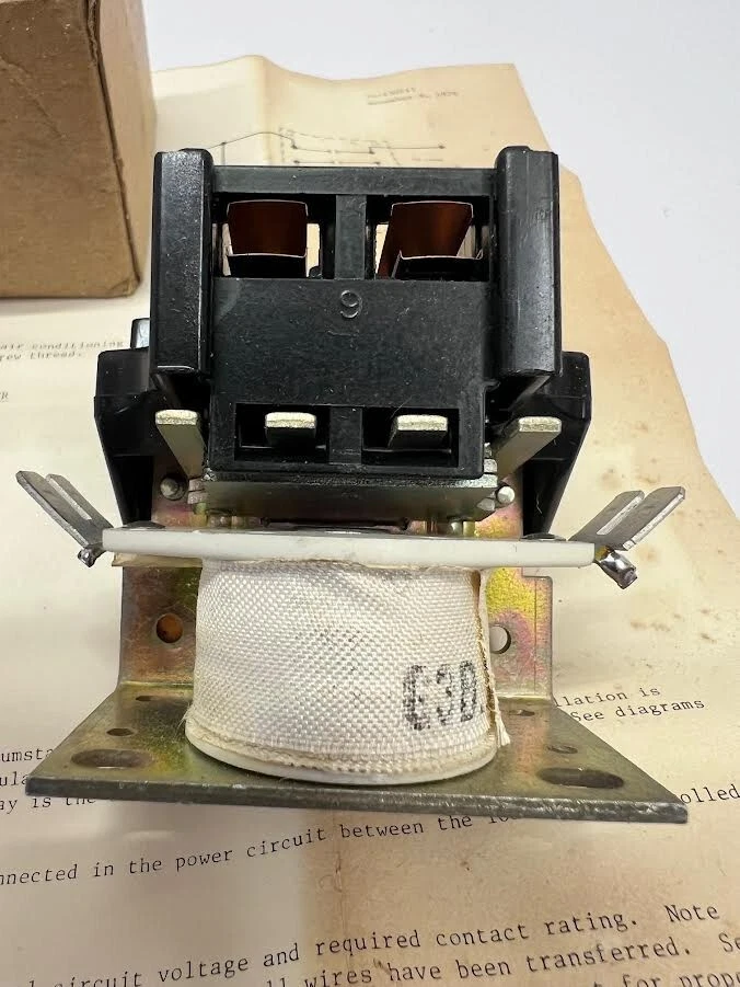 General Electric 3ARR8E3, 30 Amp Contactor 120V Coil 277V, 50/60Hz - Image 3 of 4